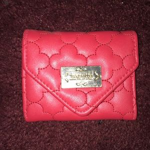 Nanette wallet